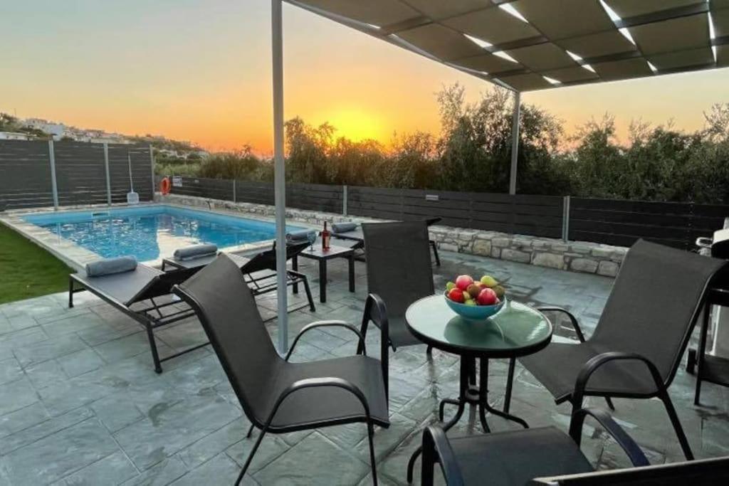 Villa Sheila With Private Pool Ρούμελη Εξωτερικό φωτογραφία