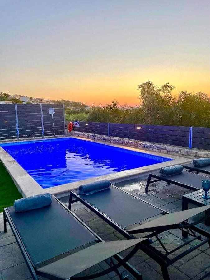 Villa Sheila With Private Pool Ρούμελη Εξωτερικό φωτογραφία
