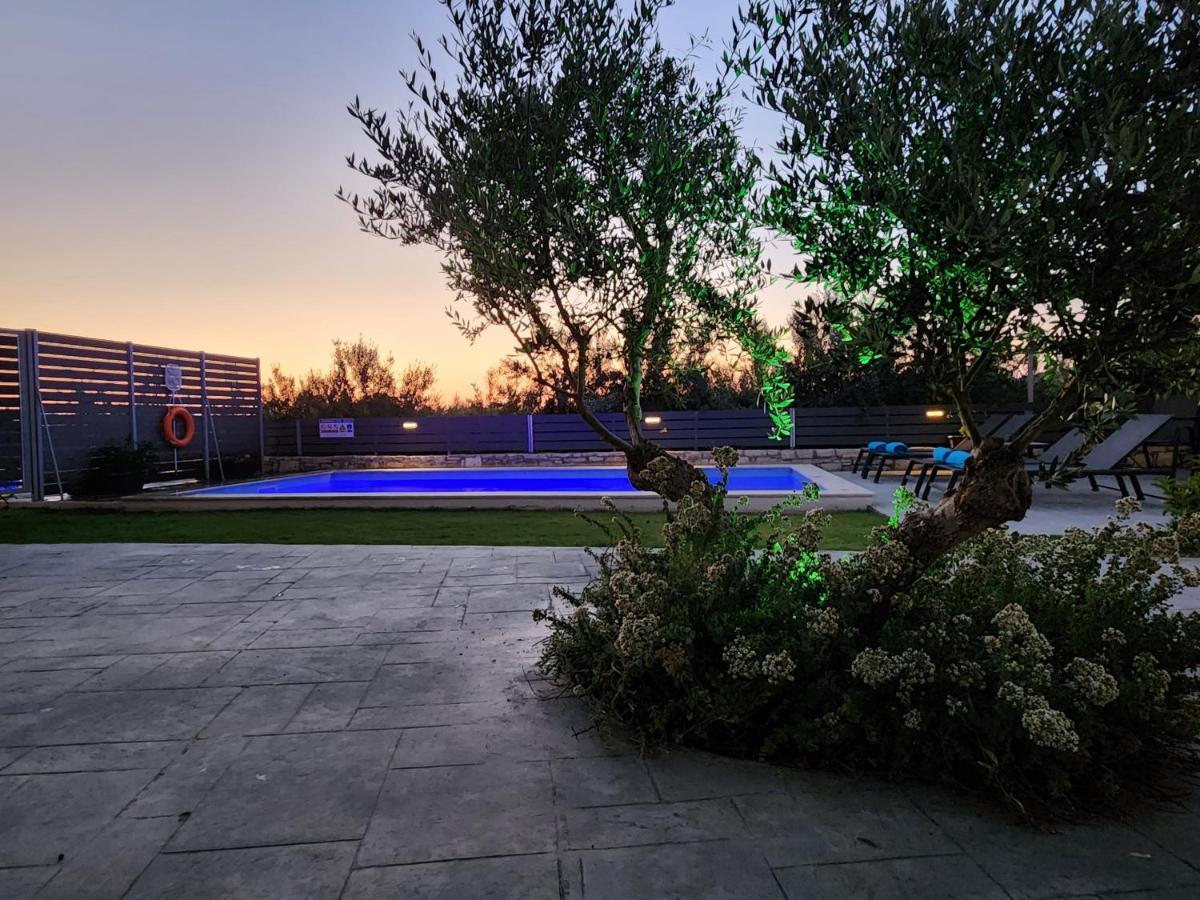 Villa Sheila With Private Pool Ρούμελη Εξωτερικό φωτογραφία